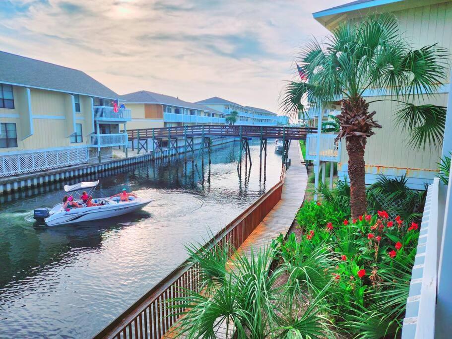 Boathouse Condo, Downtown Harbor, Private Access, Waterfront, On Golf Course, Water Taxi Pickup * Destin