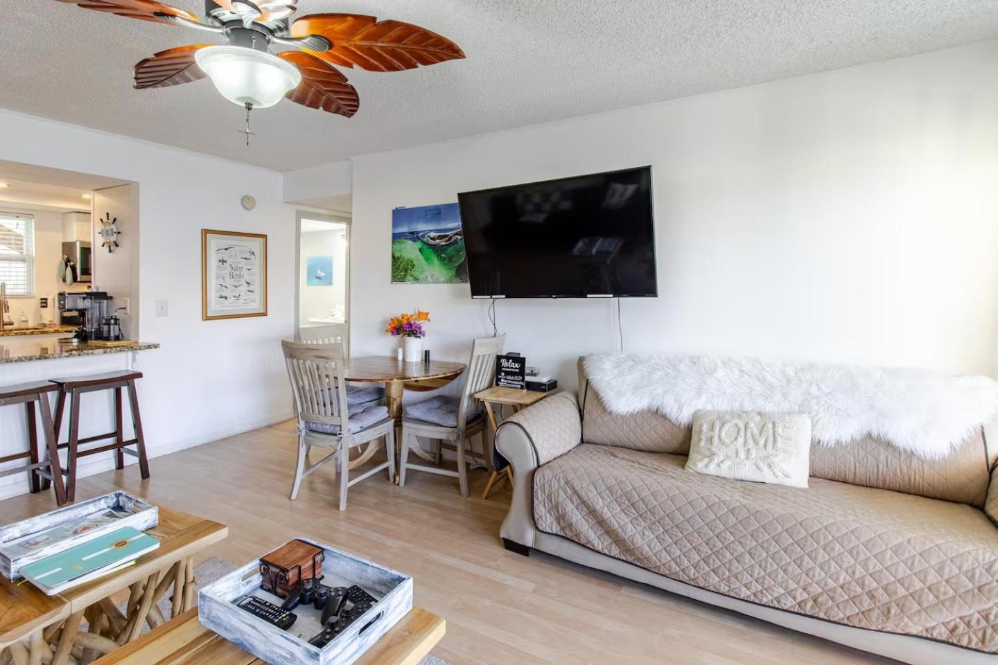 Boathouse Condo, Downtown Harbor, Private Access, Waterfront, On Golf Course, Water Taxi Pickup * Destin